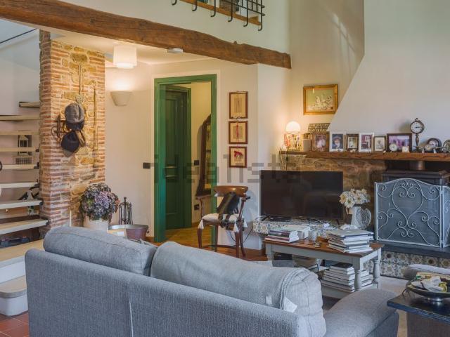 Casa in vendita a Camaiore, Toscana