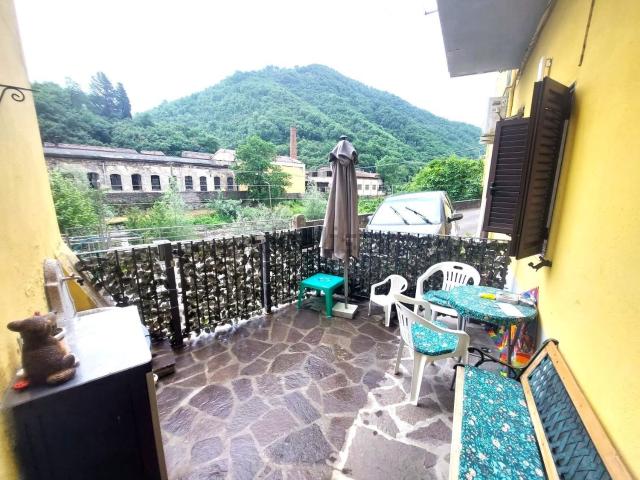 Casa in vendita a Cantagallo, Carmignanello