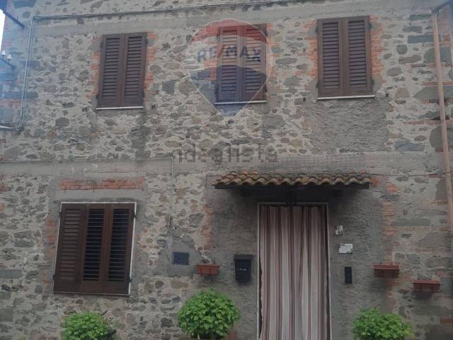 Casa in vendita a Guzzano, Villa Basilica