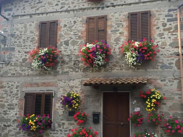 Casa in vendita a Guzzano, Villa Basilica