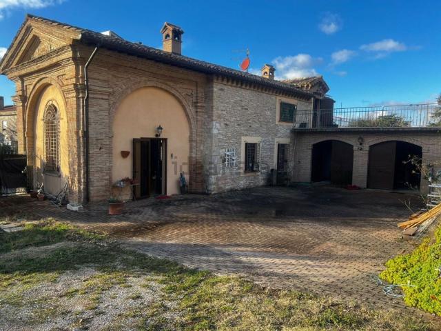 Casa in vendita a Gualdo Tadino, Umbria