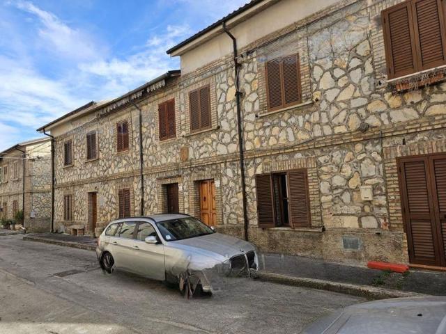 Casa in vendita a Pescosansonesco, Abruzzo