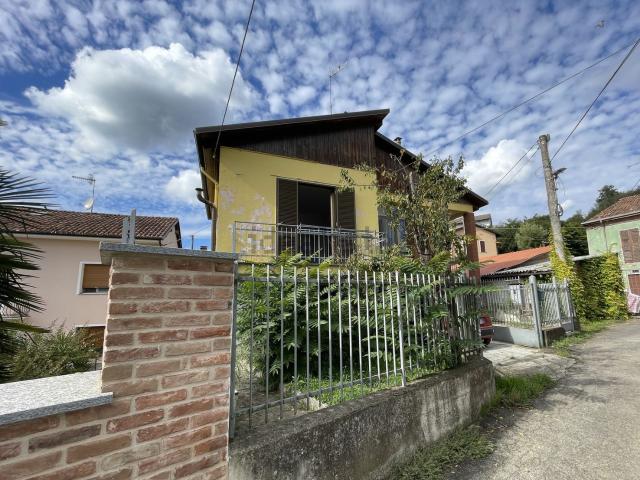 Casa in vendita a Piemonte, Asti