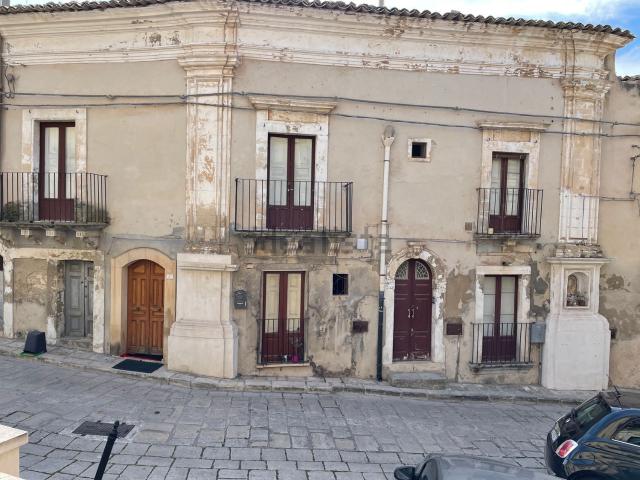 Casa in vendita a Chiaramonte Gulfi, Sicilia