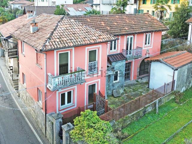 Casa in vendita a Brovello-Carpugnino, Piemonte