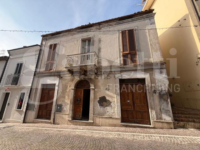 Casa in vendita a Unione dei Comuni della Val Vibrata, Nereto