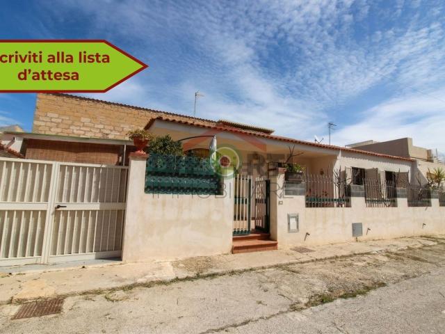 Casa in vendita a Casuzze, Santa Croce Camerina