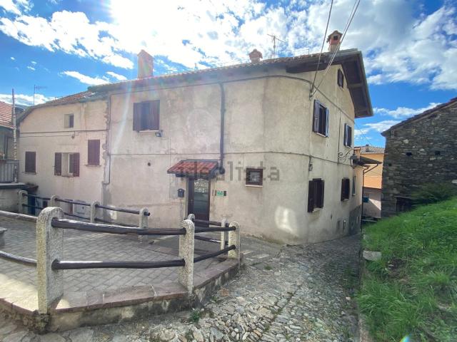 Casa in vendita a Comunità Montana Valli del Verbano, Maccagno