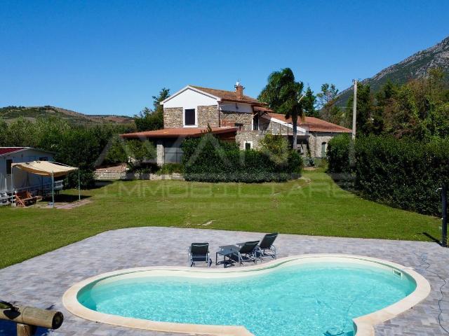 Casa in vendita a Giungano, Campania