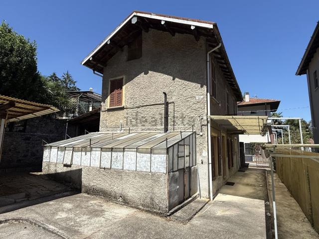 Casa in vendita a Dongo, Lombardia