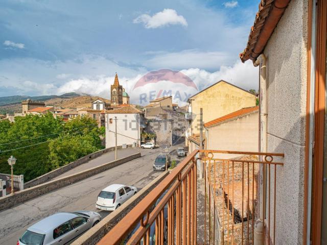 Casa in vendita a Quartiere San Martino, Randazzo