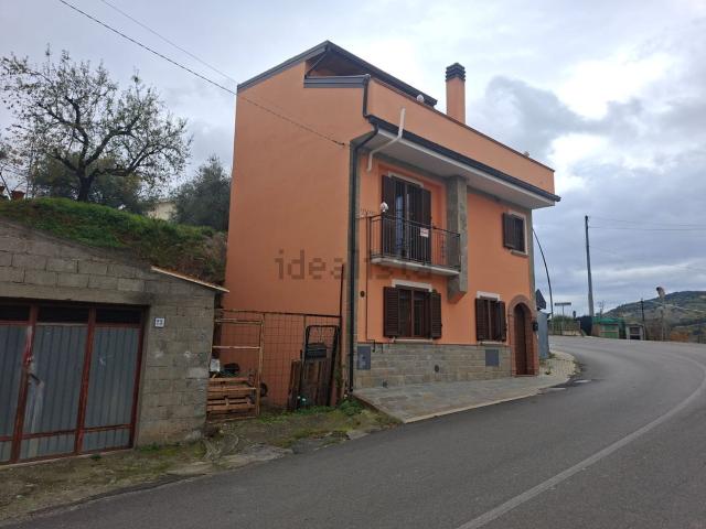 Casa in vendita a Aliano, Basilicata