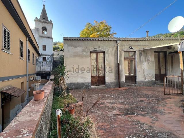 Casa in vendita a Graniti, Sicilia