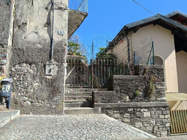 Casa in vendita a Bogno, Besozzo