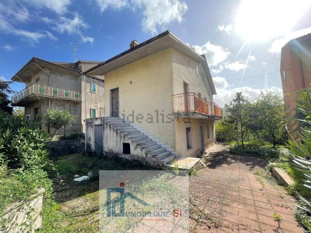 Casa in vendita a Sant'angelo A Cupolo, Campania