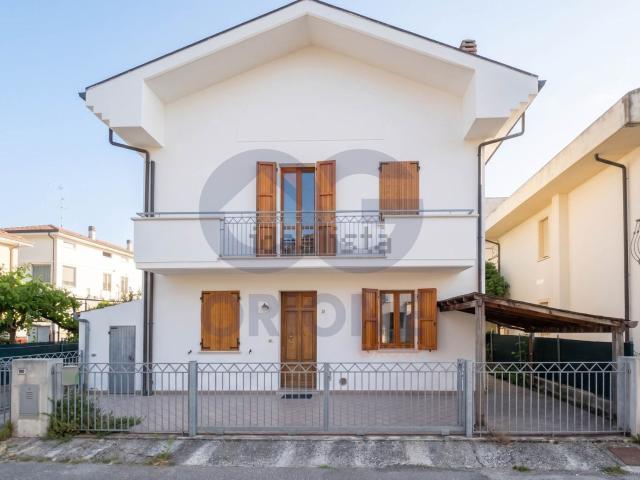 Casa in vendita a Cattolica, Reggio Emilia