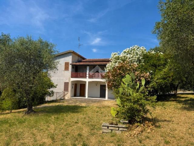 Casa in vendita a Bassano in Teverina, Viterbo