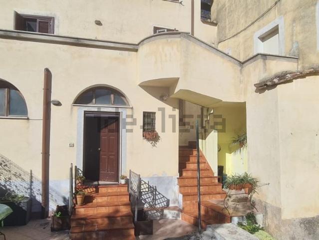 Casa in vendita a Giffoni Sei Casali, Campania