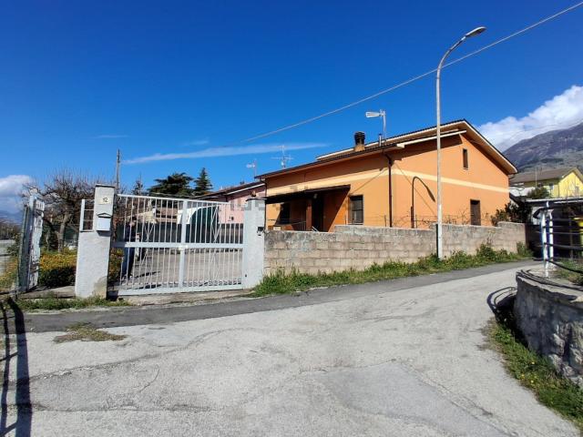 Casa in vendita a Sulmona, Abruzzo