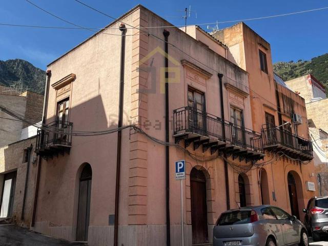 Casa in vendita a Castellammare Del Golfo, Sicilia