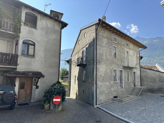 Casa in vendita a Traona, Lombardia