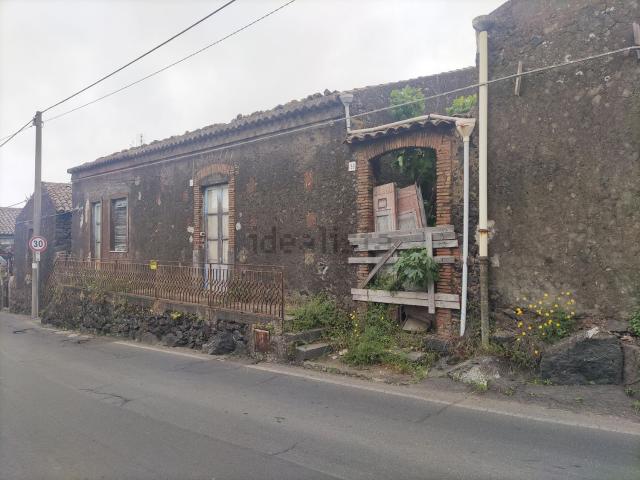 Casa in vendita a Aci Castello, Sicilia