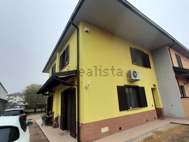 Casa in vendita a Castelletto Di Branduzzo, Lombardia