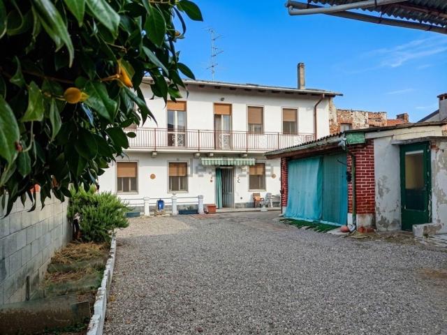 Casa in vendita a Casalvolone, Novara