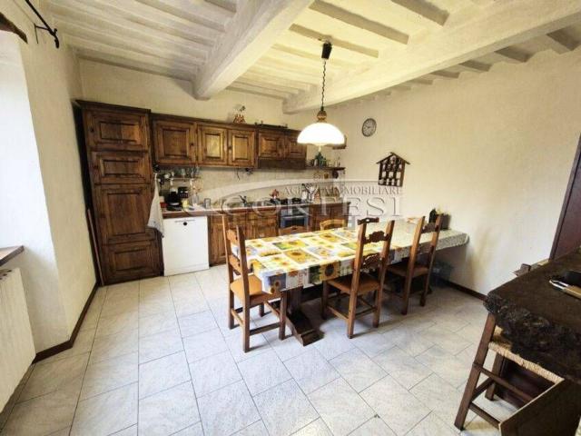 Casa in vendita a Badia Petroia, San Leo Bastia