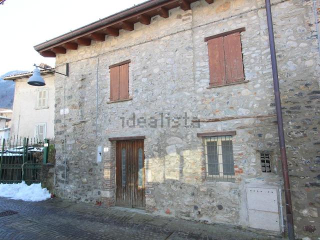 Casa in vendita a Villa D'ogna, Lombardia