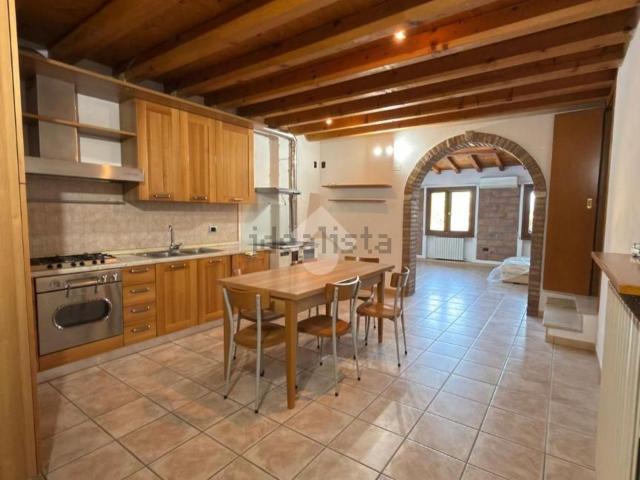 Casa in vendita a Montichiari, Lombardia