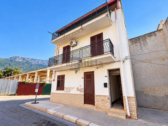 Casa in vendita a Terrasini, Palermo