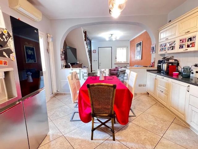 Casa in vendita a Val d’Enza, Re