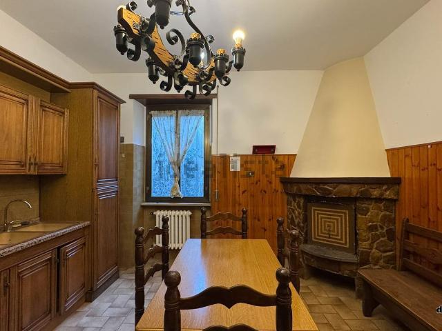 Casa in vendita a Sutri, Lazio