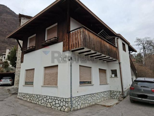Casa in vendita a Longarone, Veneto