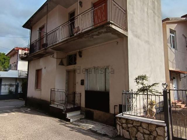 Casa in vendita a Rotondi, Campania