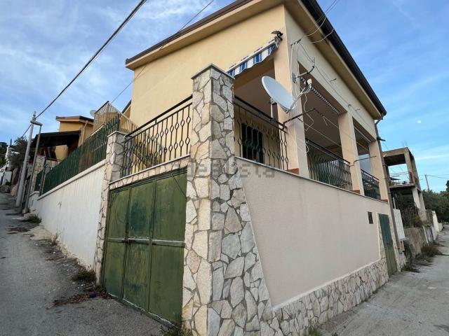 Casa in vendita a Palma Di Montechiaro, Sicilia