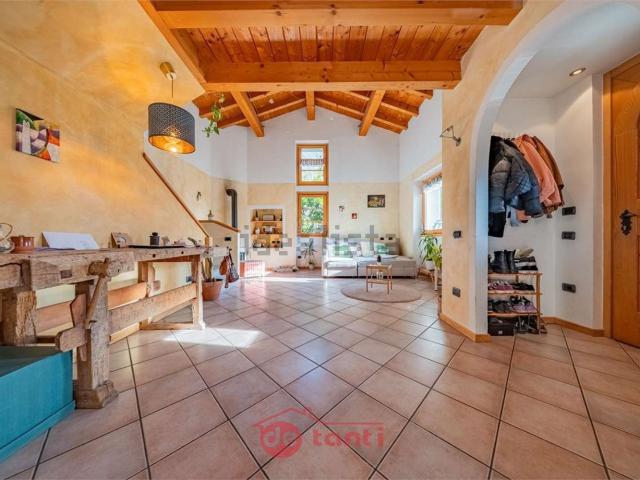 Casa in vendita a Comunità montana della Valchiavenna, Prata Camportaccio