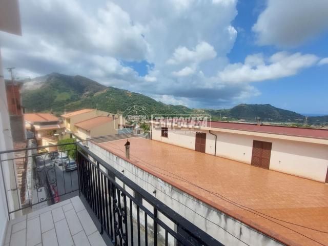 Casa in vendita a Santa Lucia Di, Sicilia