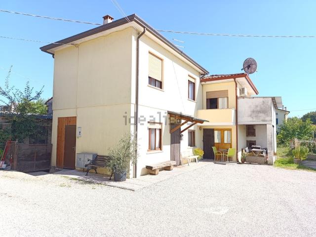 Casa in vendita a Montecchio Precalcino, Veneto