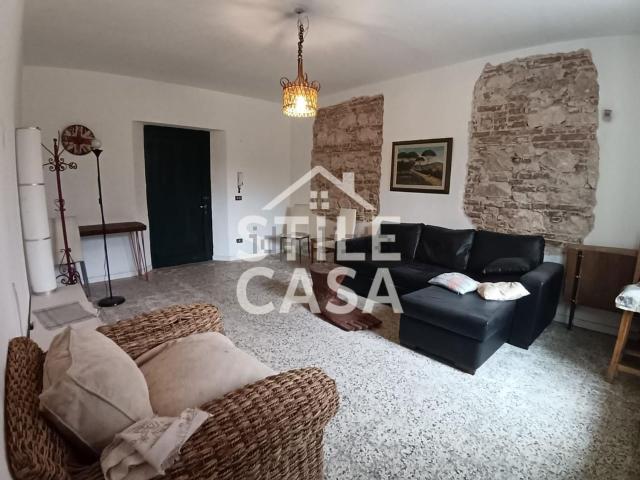 Casa in vendita a Micheloni, Montecarlo