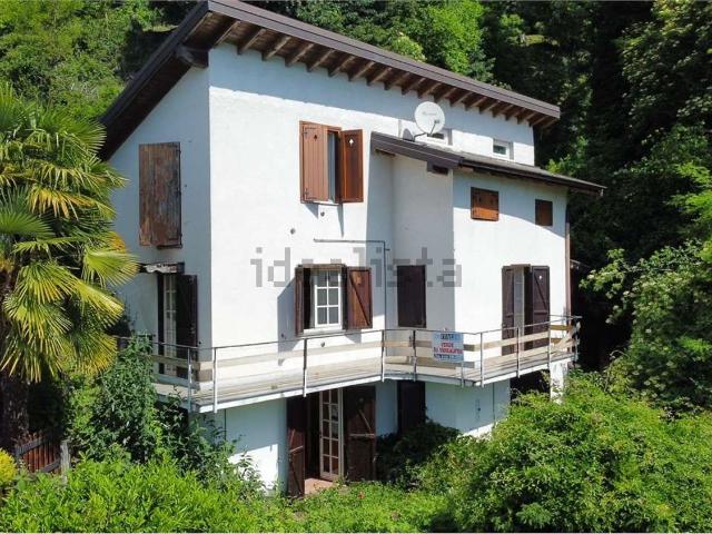 Casa in vendita a Comunità Montana Valli del Verbano, Maccagno