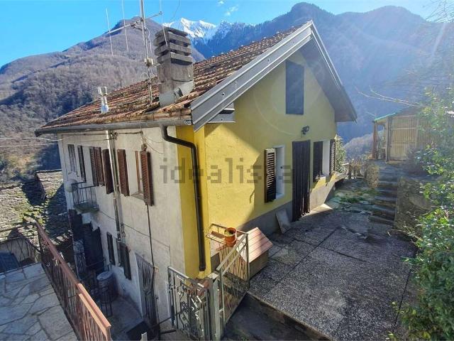 Casa in vendita a Castiglione, Calasca-Castiglione