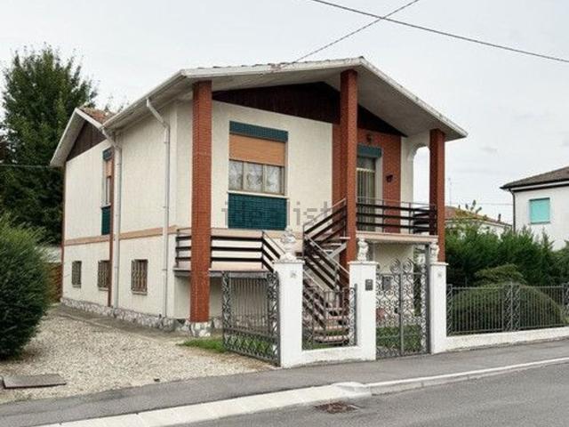 Casa in vendita a Ferrara, Reggio Emilia