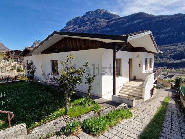 Casa in vendita a Longarone, Veneto