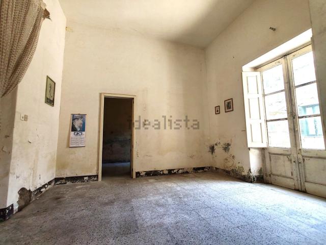 Casa in vendita a Aci Sant'antonio, Sicilia