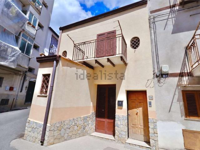 Casa in vendita a Aquino, Monreale