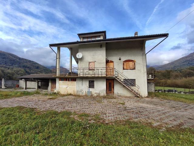 Casa in vendita a Valchiusa, Piemonte