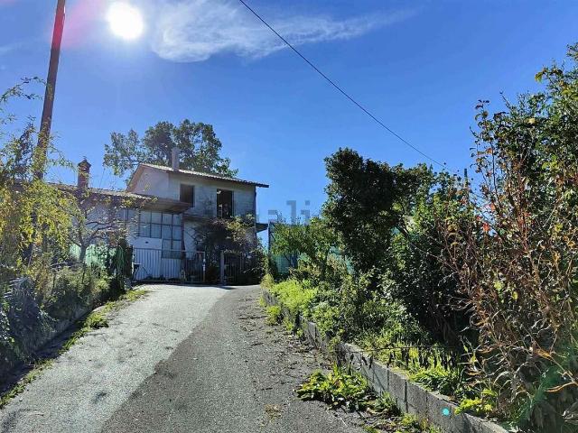 Casa in vendita a Montemarano, Campania