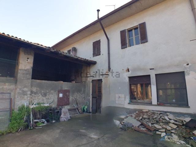 Casa in vendita a Castelnuovo Bocca D'adda, Lombardia